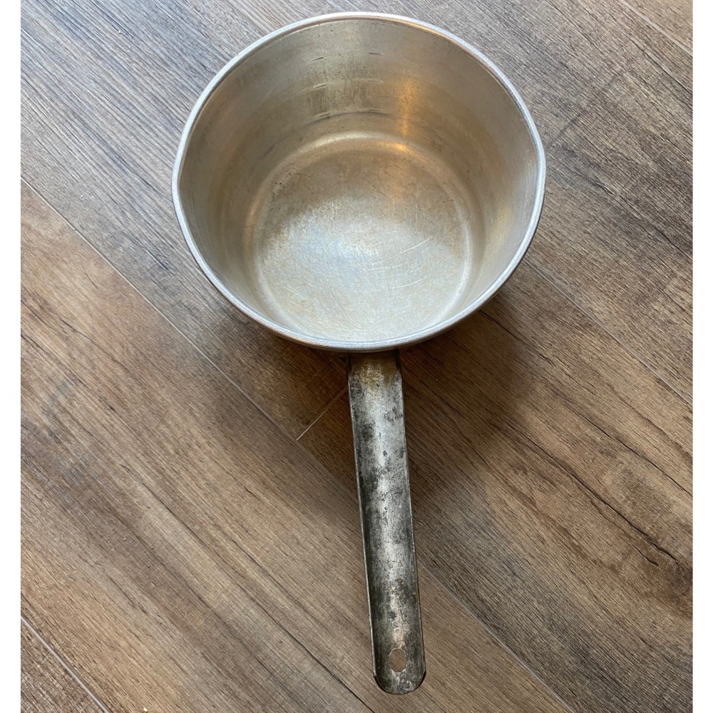 Mirro‎ Vintage Aluminum 2 Quart Saucepan Pot Made in USA Silver Riveted Handle